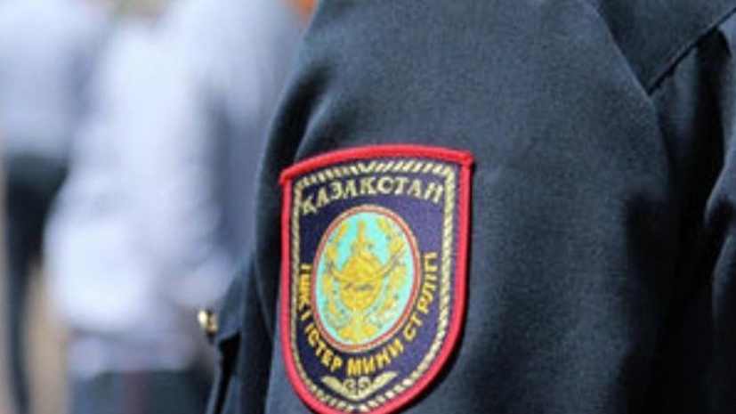 Полиция Алматы наказала родителей подростков, торгующих ночами на дорогах