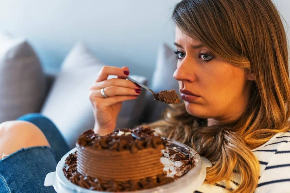 Чем лучше заедать стресс — советы нутрициолога