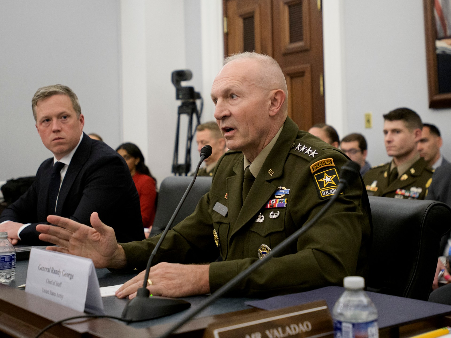 Скандал в Пентагоне: уволен начальник штаба армии США генерал Джордж