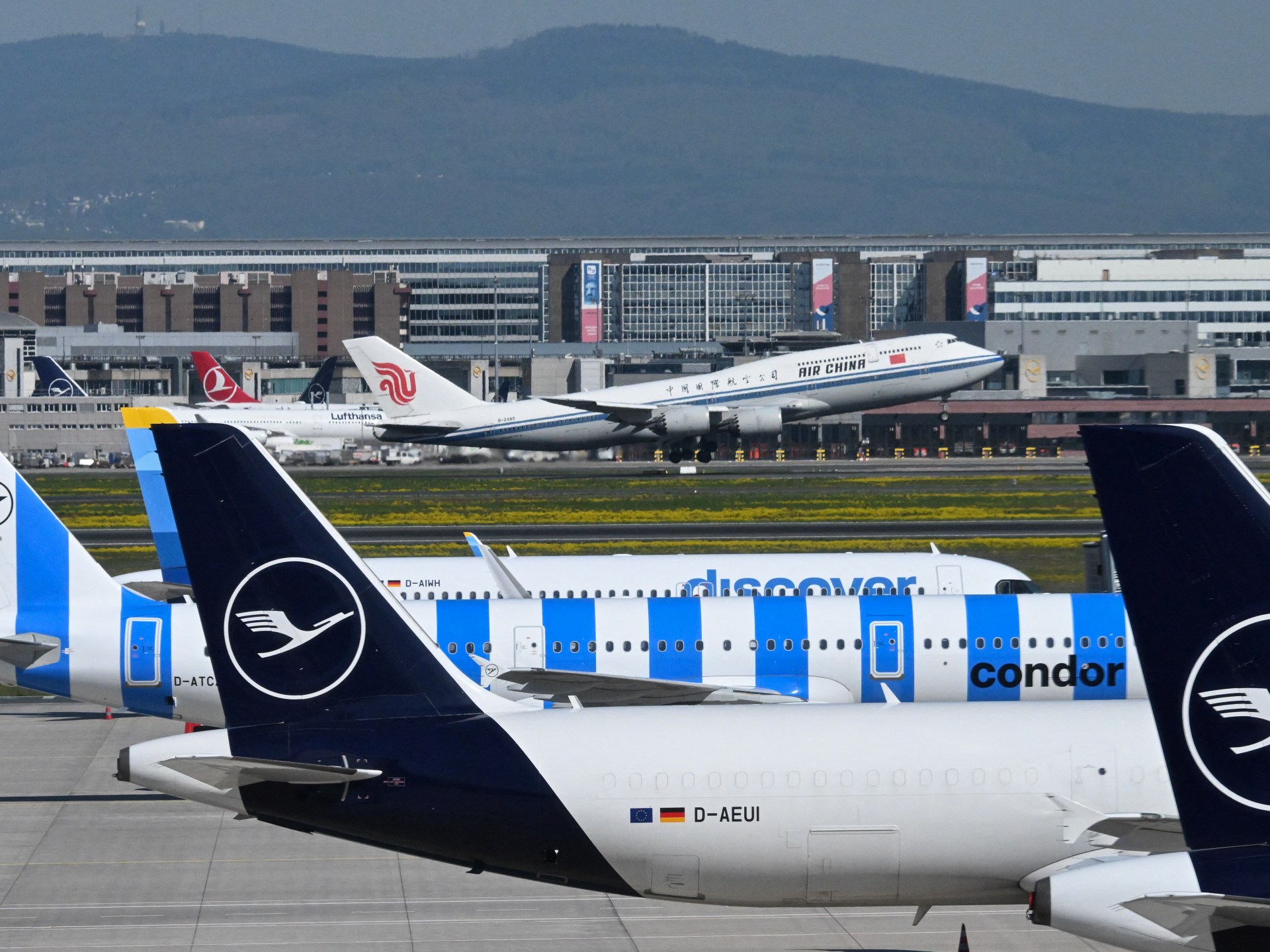 Lufthansa сокращает 20 000 рейсов из-за дефицита авиатоплива на фоне войны с Ираном