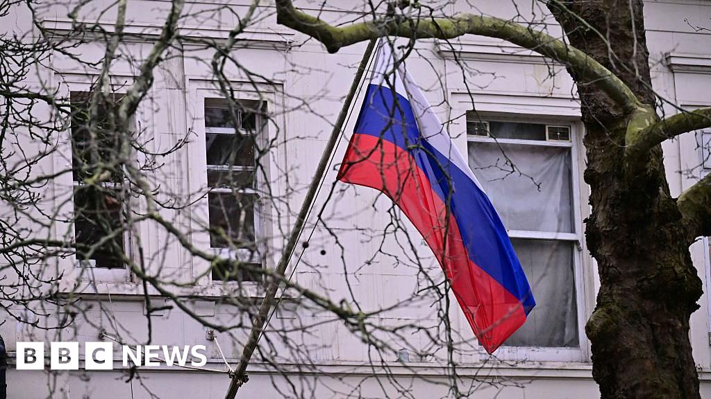 Глава GCHQ: Россия 'безжалостно атакует' критическую инфраструктуру и демократию