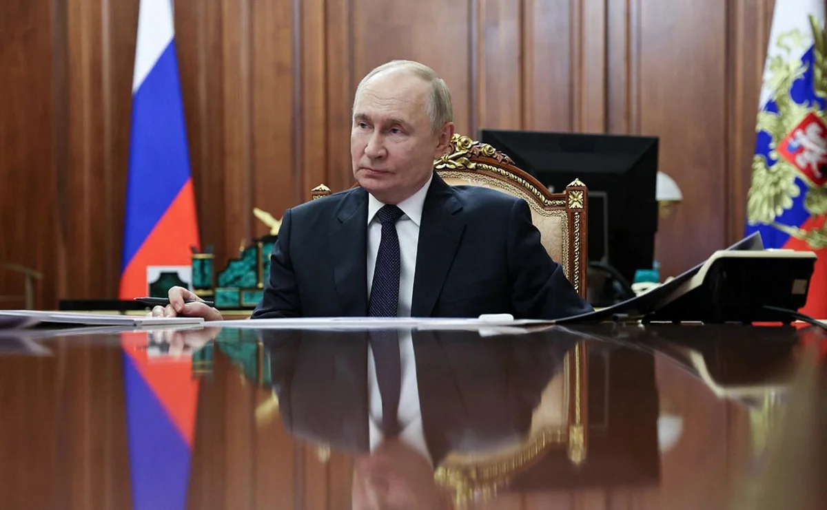 Путин обсудил с членами Совбеза отношения РФ со странами СНГ