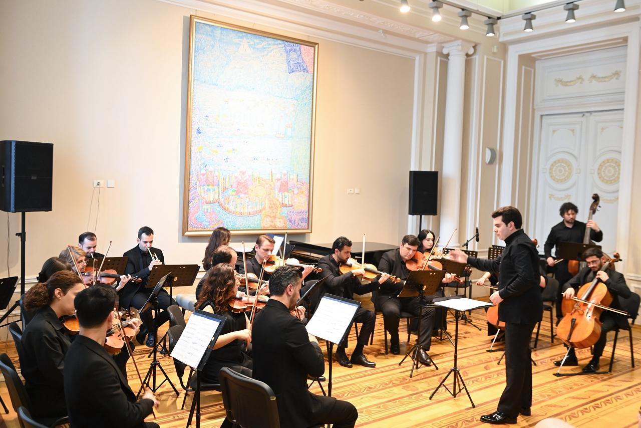 DOST İnklüziv İnkişaf və Yaradıcılıq Mərkəzi və Milli İncəsənət Muzeyi unikal musiqi və ümid bayramı hazırladı!