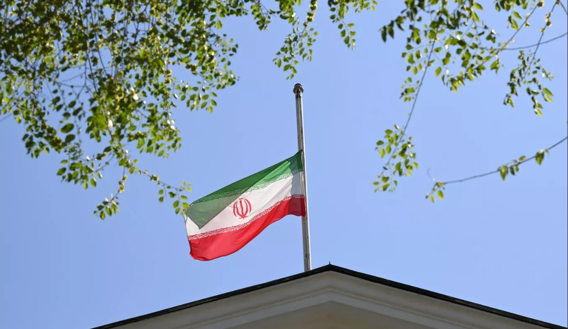 Иран частично открыл воздушное пространство