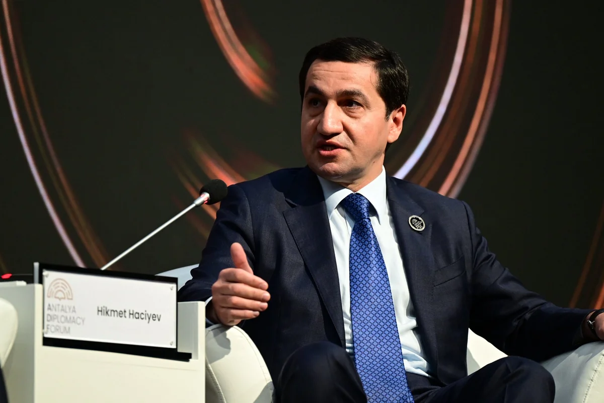 Хикмет Гаджиев: Инициативы по достижению мира не должны оставаться только на бумаге