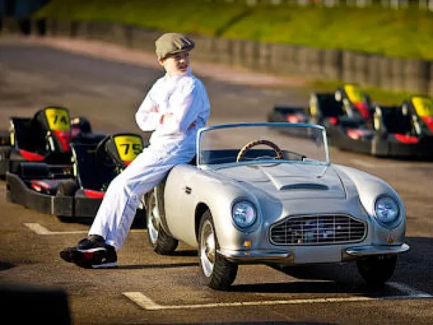 Британцы построили детский Aston Martin