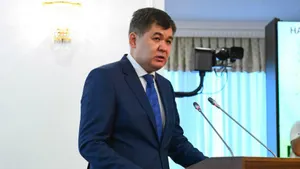 Биртанов: Норма о легализации абортов несовершеннолетних может не войти в закон