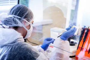 Испытания новой вакцины от COVID-19 проходят в России