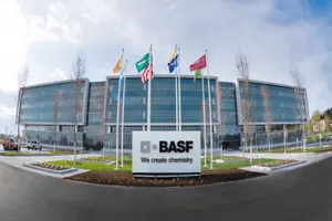 Компания BASF уволила пять тысяч сотрудников