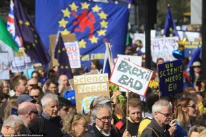 ЕС может продлить срок переговоров по Brexit