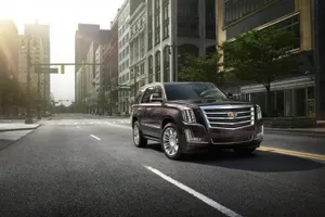 Топовый Cadillac Escalade Platinum оценили в 90 270$