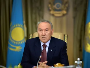 Нурсултан Назарбаев сложил полномочия президента Казахстана