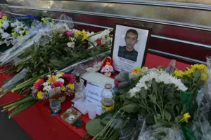Клиенты Казкома собрали для вдовы водителя бензовоза ₸4,6 млн