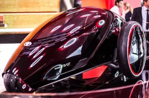 Toyota i-road и Toyota FV2 – электрические концепты из будущего