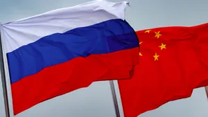 От расчетов в долларах отказались Китай и Россия