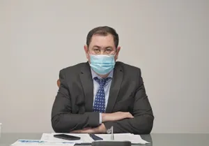 Отсутствие дистанции при вакцинации чиновников объяснили в Нур-Султане