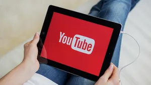 YouTube автоматически помечает ИИ-контент в видео